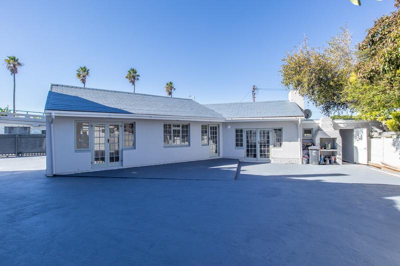 Commercial Property for Sale in Plumstead Western Cape